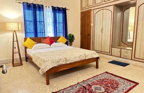 Gokulam Hostel | Palace Hostel by Borrbo