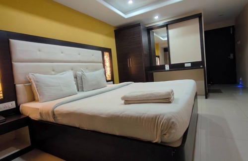 Ram Nagar Hotel | PPH Living Tricolours