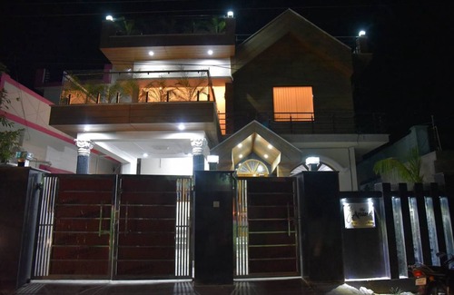 Dehradun Resort | Private room ∙ 2 guests