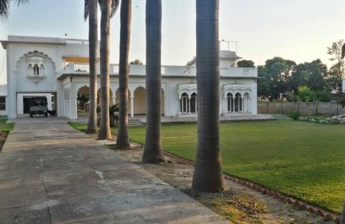 Jalandhar Resort | Private room ∙ 2 guests