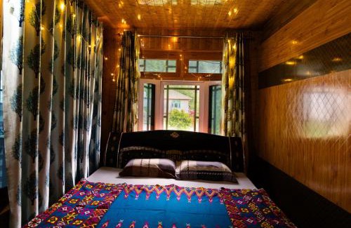 Banjar House | Serena by Xtastays - Deohari, Sainj Valley, Kullu