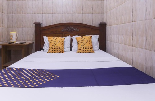 Periamet Hotel | SPOT ON 70091 4 Seasonz Residency