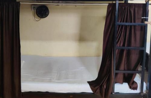 Mumbai Hostel | Super Dormitory AC DELUXE