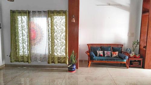 Kalapettai House | SUPER Luxury 6BHK For BIG Groups Nr Whitetown and Beach SYMPHONY