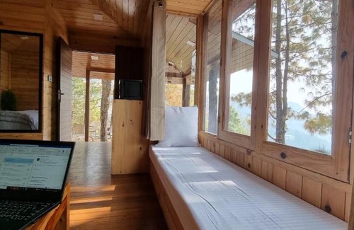 Mussoorie House | The Skydrift Mussoorie - 1 bedroom holiday home on a hilltop