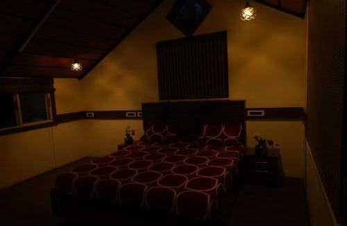Coimbatore Villa | Wood House Near Isha And Karunya University by Shivalaya