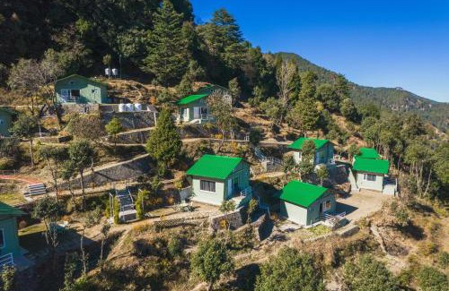 Mallital Hostel | Zostel Plus Nainital (Naina Range)