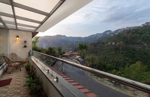 Mussoorie Villa | 04 Bedroom Apartment in Boutique 11 Bedroom Villa