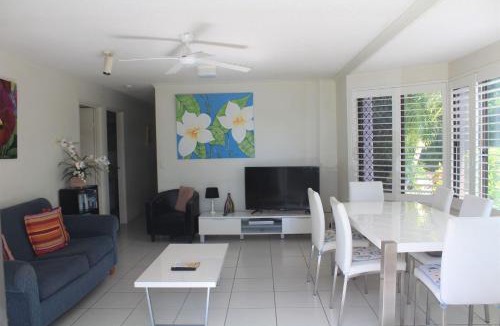 Noosaville Apartment | 1 Aarons Villa