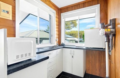 North Narooma Cottage | 1 Alexander Place (Cottage), North Narooma
