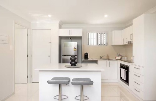 Rocklea Apartment | 1 Bdr Apt w/AC | Covered Parking | 531AF1