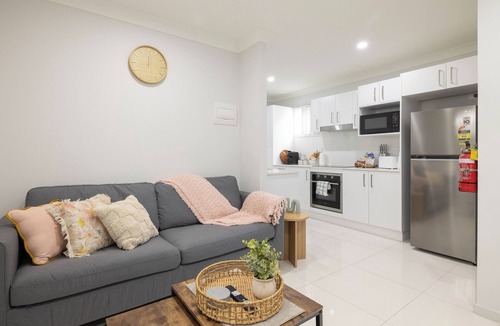 Rocklea Apartment | 1 Bdr Apt w/AC | Covered Parking | 416F1