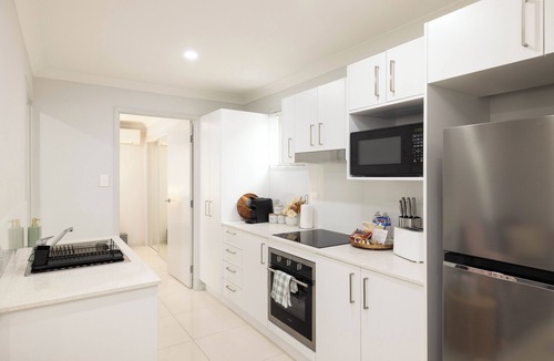 Rocklea Apartment | 1 Bdr Apt w/AC | Covered Parking | 416F1