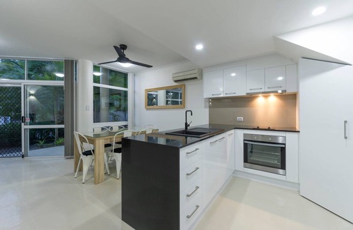 Port Douglas Apartment | 1 Bedroom Fully Self Contained Townhouse in Port Douglas!