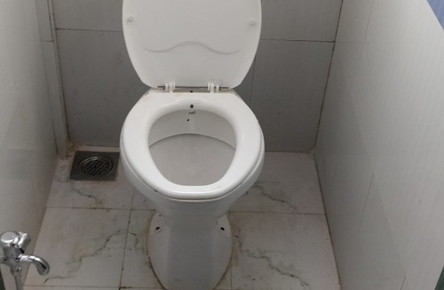 Clover Park House | 1 BHK FLATS KITCHAN TOTAL FIVE FLATS I NNNNNNNNNIN VIMAN NAGAR NEXT TO AIR PORT.