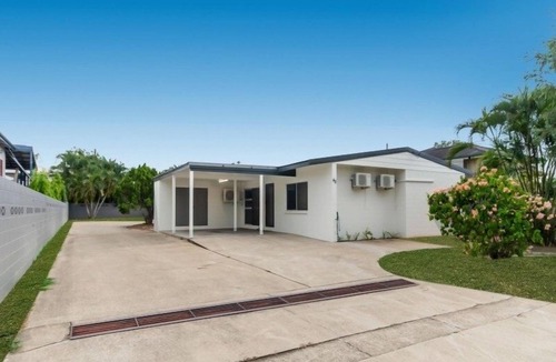 Hermit Park Apartment | #1 Haven on Hughes 2BR Clean Peaceful Close to City
