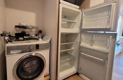 Clayton Apartment | 1 master bedroom for 3 weeks rent (1-22 July)
