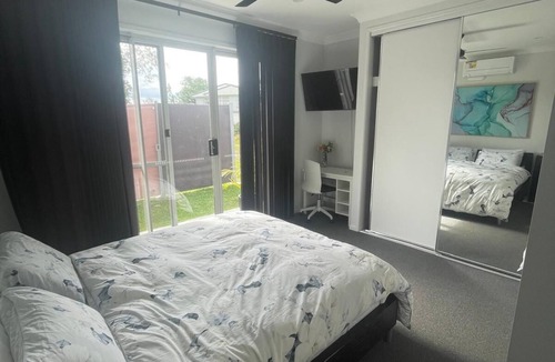 Karalee Apartment | 1 Room suite (Private Parking, Entry and Suite)