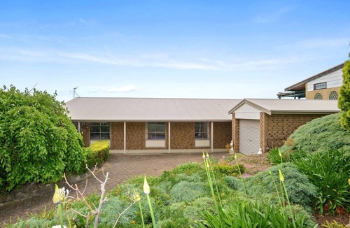 Encounter Bay House | 10 Clive Ave - Waterviews