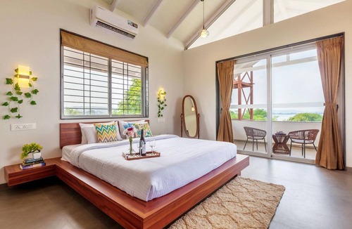 Nashik Villa | 1000 m² Villa ∙ 3 bedrooms ∙ 13 guests