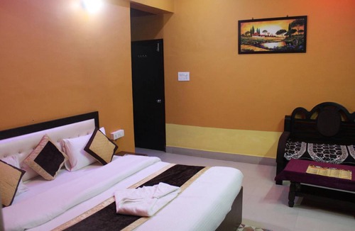 Bharatpur Hotel | 102 m² Hotel ∙ 2 guests