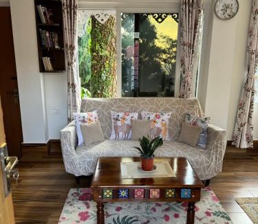 Karsiyang House | 11 Monteviot: Luxury homestay overlooking a tea estate