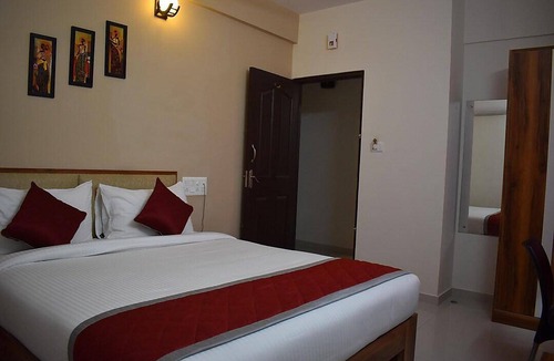 Surathkal Hotel | 110 m² Hotel ∙ 2 guests
