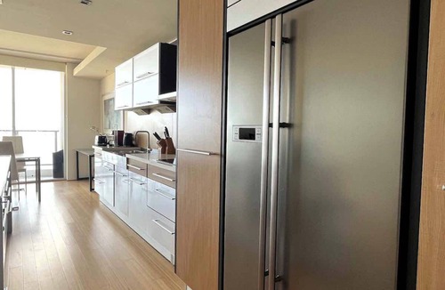 Perth Central Business District Apartment | 114 Panoramic River Views 2BR High Floor & Parking