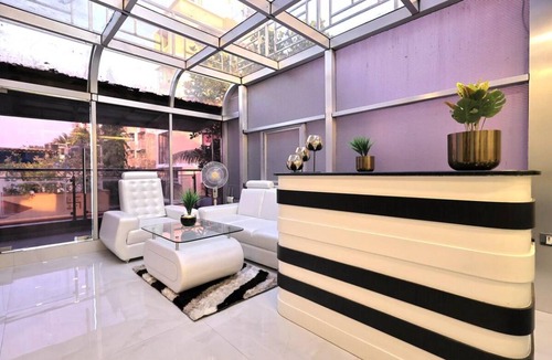 Borivali West Apartment | 1200 m² Apartment ∙ 4 bedrooms ∙ 13 guests