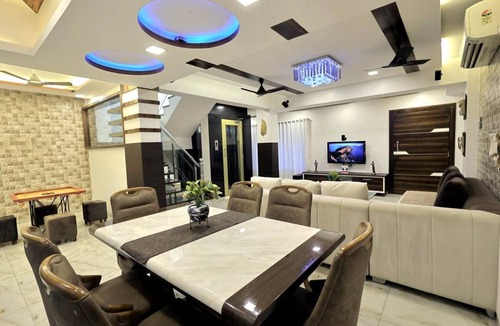 Borivali West Apartment | 1200 m² Apartment ∙ 4 bedrooms ∙ 13 guests