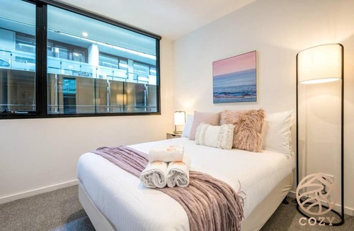 Abbotsford Apartment | 128*Summer Playfulness along the Yarra River*3BR Playhouse Suite