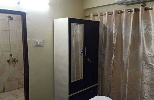 Indore Apartment | 1300 s.fit full independent flat at mid of city with all amenities
