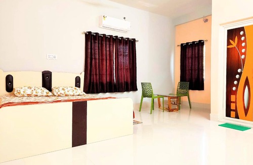 Bolpur House | 1337 m² House ∙ 3 guests