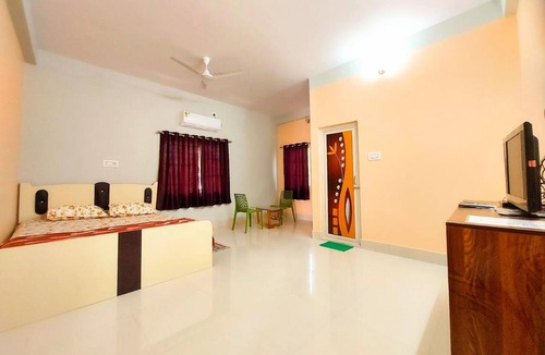 Bolpur House | 1337 m² House ∙ 3 guests