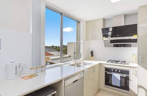 North Perth Apartment | 134 North Perth Nest for 4 +parking