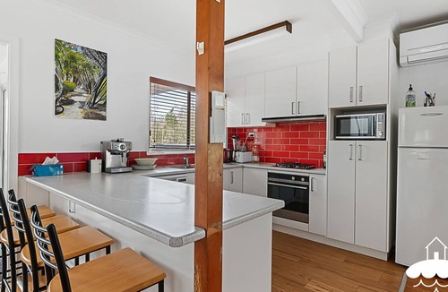 Sandy Point House | 14 Sunshine Rise Stay 3 Pay 2 Winter Special