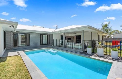Point Vernon House | 14BCORSER - Humpback Hideawy