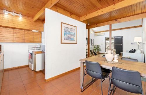 Cottesloe Apartment | 15 Cottesloe - steps from beach - sleeps 3