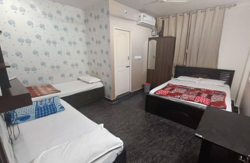 Yeshwanthpur Hotel | 15 m² Hotel ∙ 4 guests
