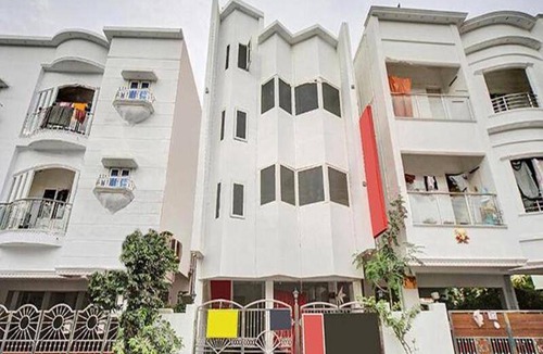 Nanganallur Hotel | 150 m² Hotel ∙ 2 guests