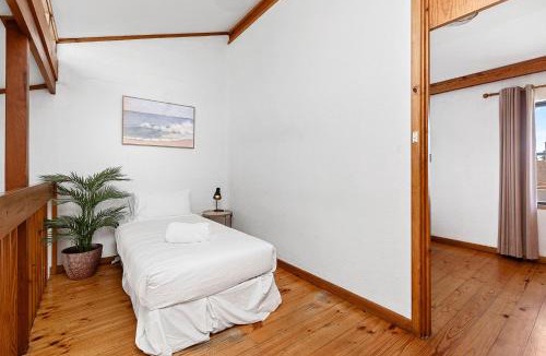 Cottesloe Apartment | 16 Cottesloe - steps from beach - sleeps 3