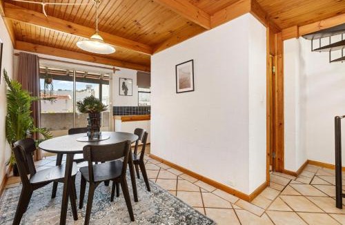 Cottesloe Apartment | 16 Cottesloe - steps from beach - sleeps 3