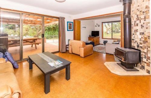 Sandy Point House | 18 Harbour View Sandy Point Stay 3 Pay 2 Winter Special