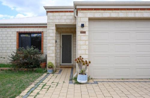 Bayswater House | 18 Home Base for Happy Days Family Stay 3BRPrkg