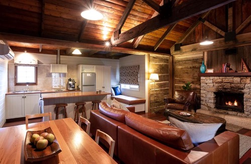 Beechworth Apartment | 1860 Luxury Accommodation