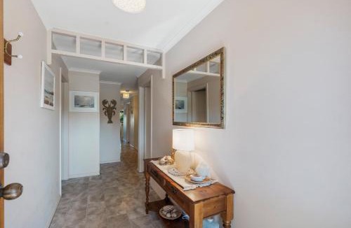 Encounter Bay House | 19A Bartel Blvd - Charming Lakefront Villa
