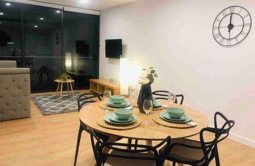 South Brisbane Apartment | 1B Modern Flat in Peel St with Pool and Gym Access C20