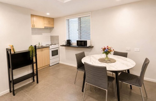West End Apartment | 1Bed 1Bath Ground floor West End
