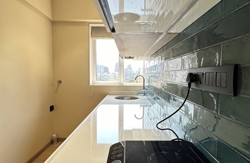 Bandra East Apartment | 1BHK Oasissta : Centrally Located with All Essentials 5 mins from Bandra