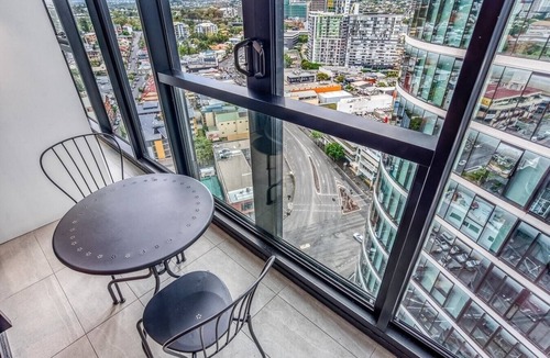 Fortitude Valley Apartment | 1BR Apt | Walk to Dining and Station + Pool